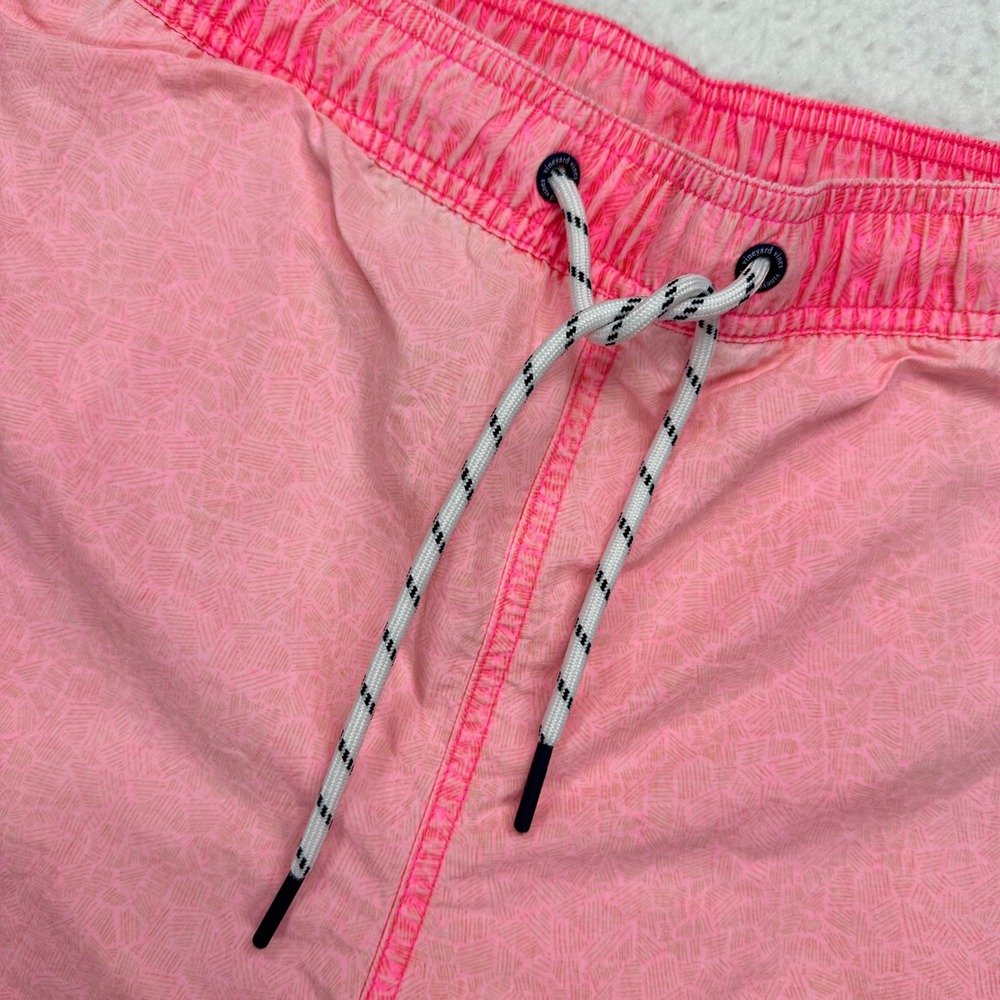 Vineyard Vines Swim‎ Trunks Men Large Pink Geometric Print Board Shorts 1M001144